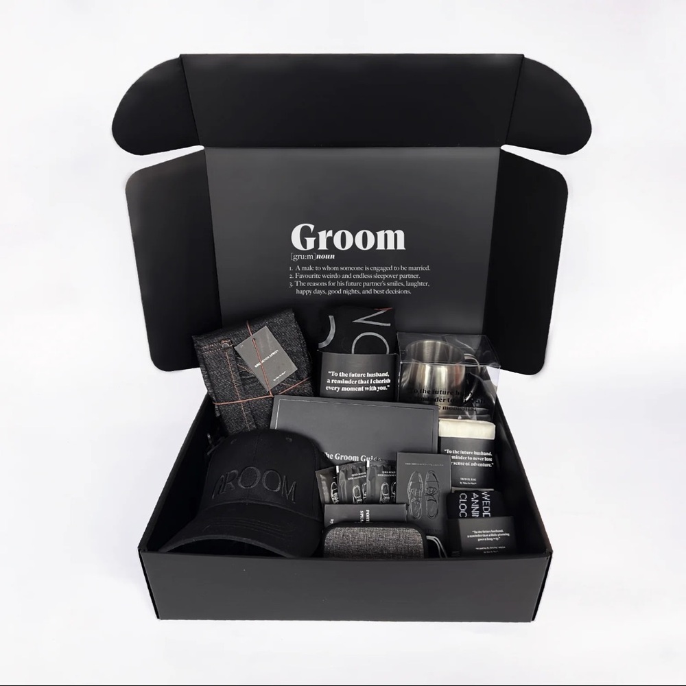 9-in-1 Ultimate Groom Box - BRAND NEW
